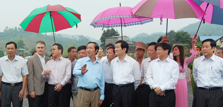 Chủ tịch nước Trương Tấn Sang và lãnh đạo tỉnh Thái Nguyên thăm và kiểm tra tại công ty